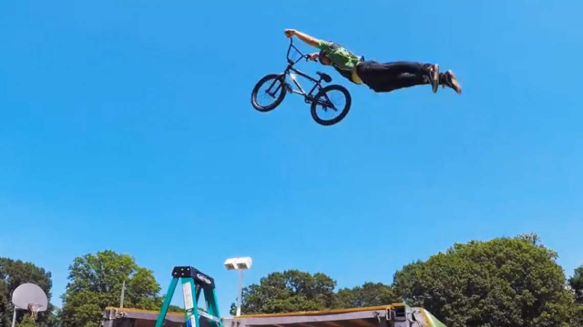 bmx freestyle superman trick.jpg